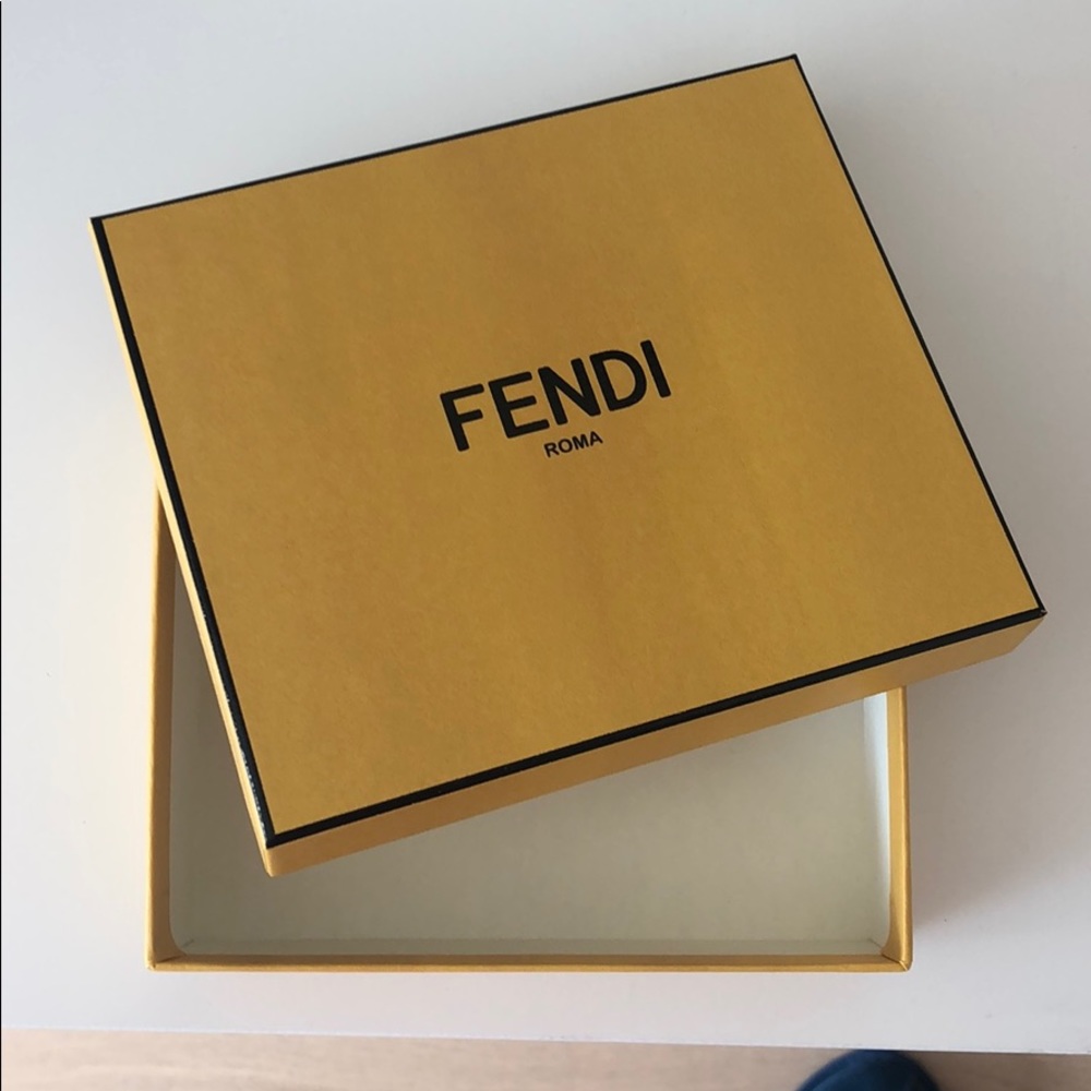 AUTHENTIC FENDI WALLET BOX - Picture 2 of 2